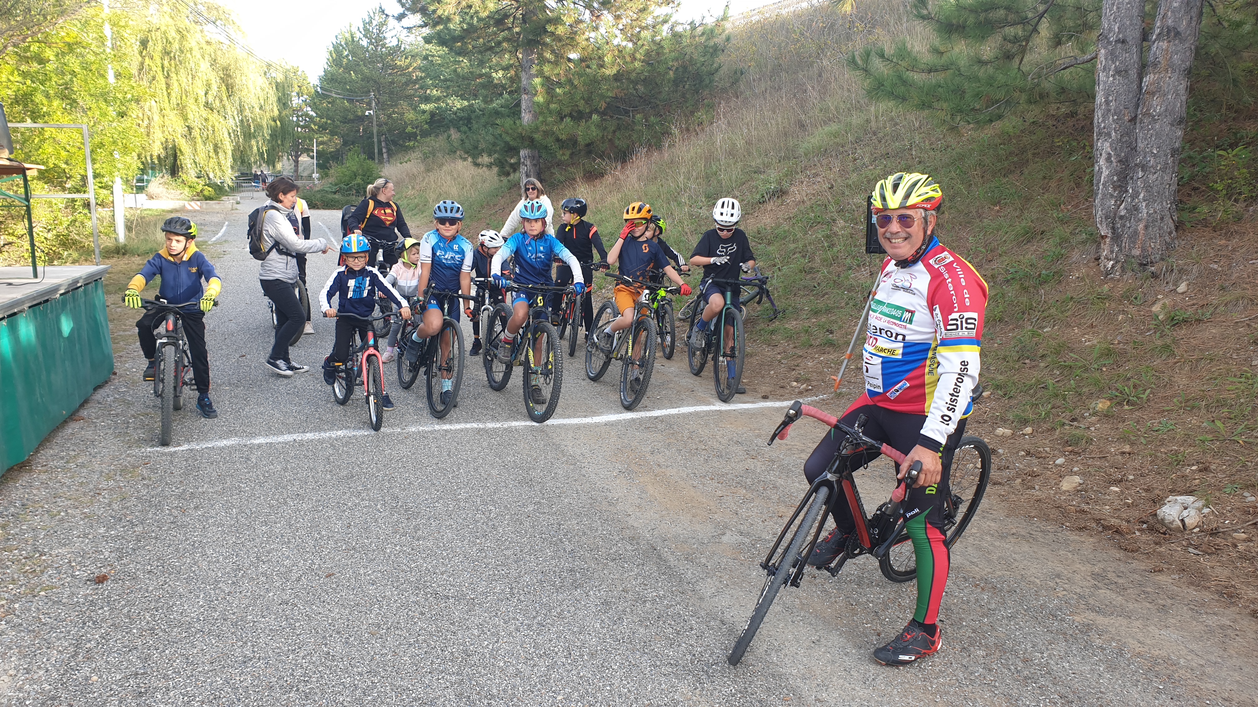 Depart des enfants du village